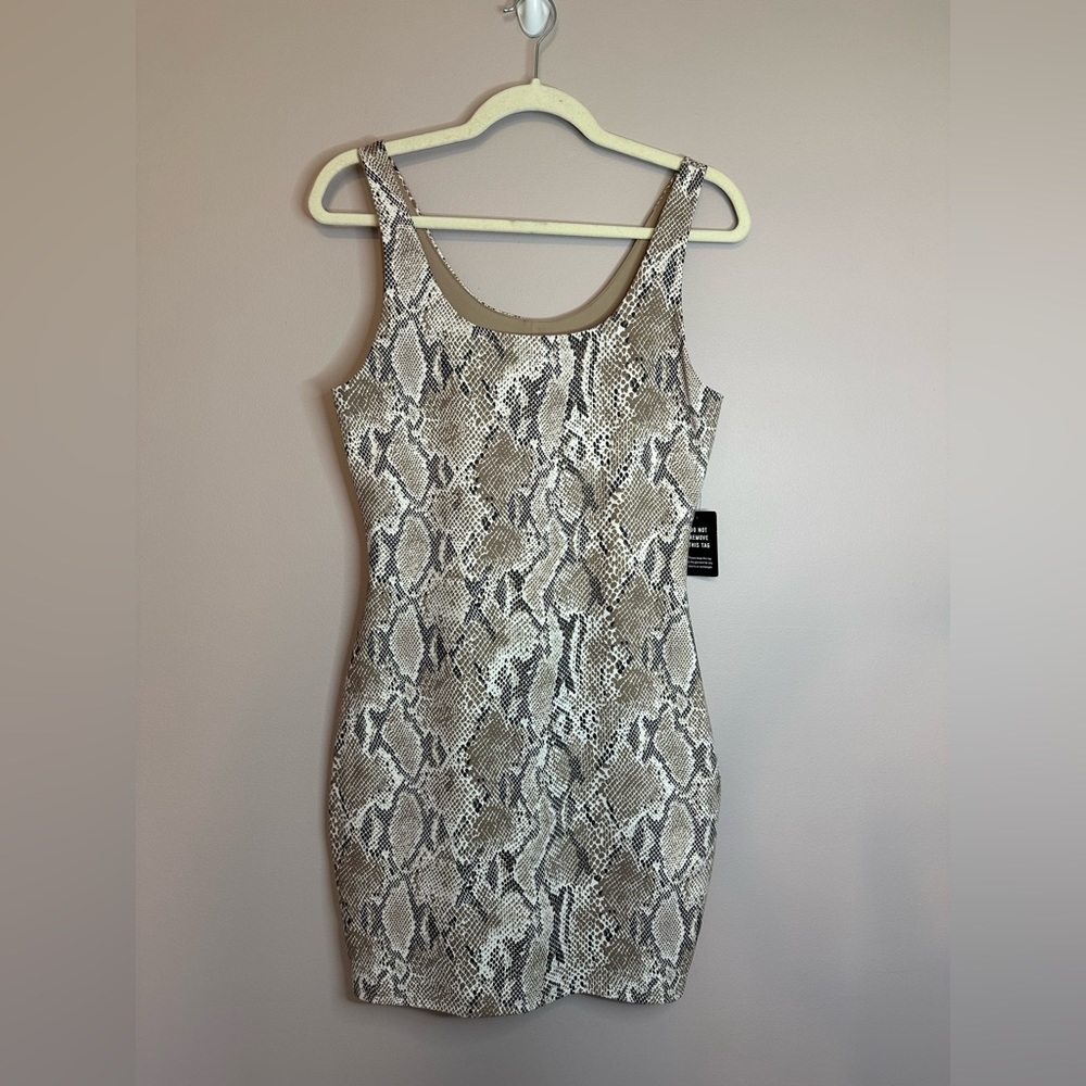 NWT Express Body Contour Collection Compression Snake-Print Dress Women’s Medium